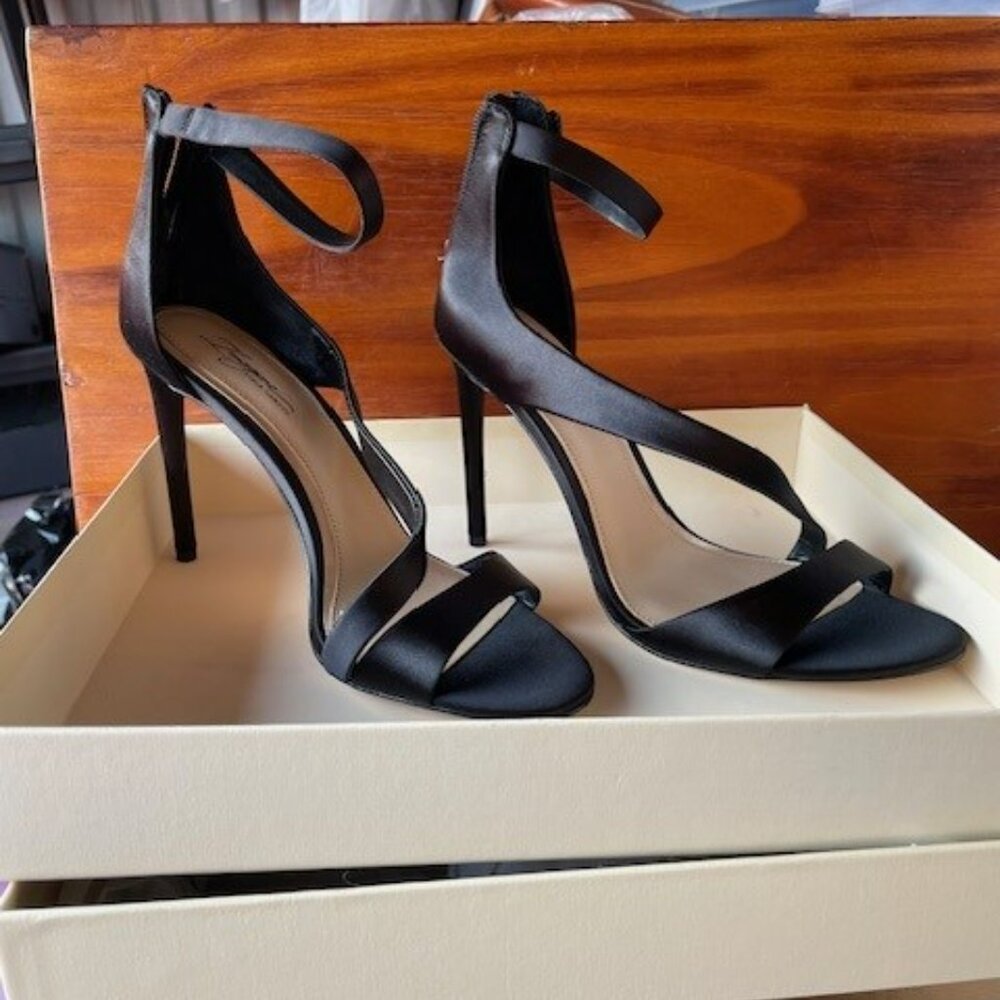 Ladies Strap Shoes